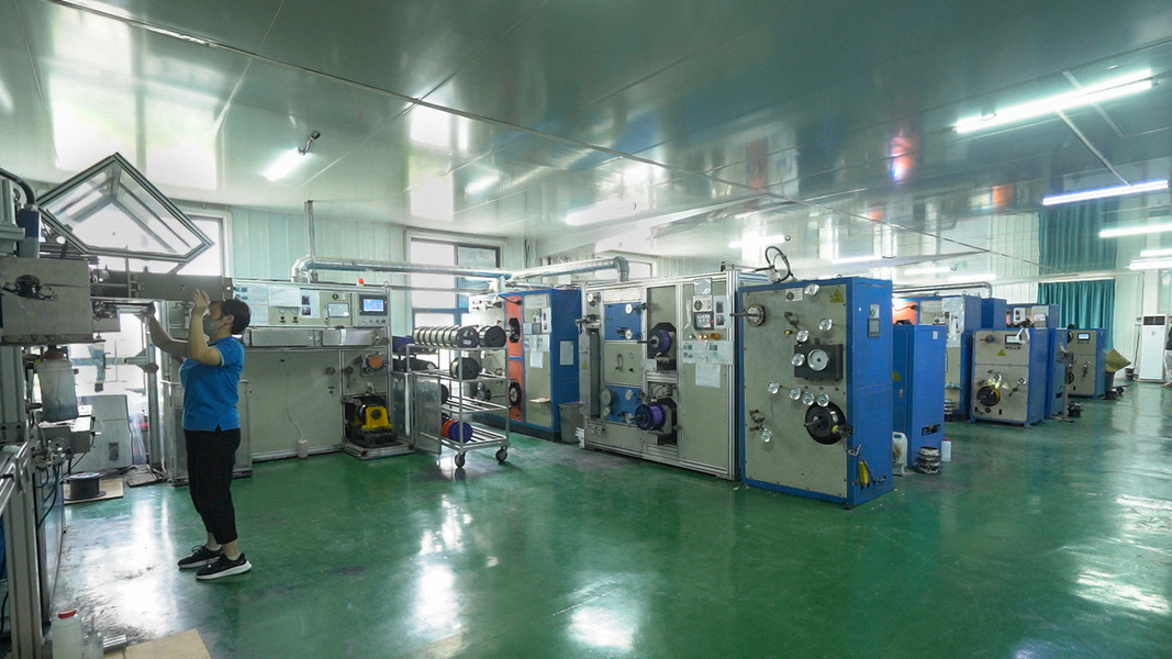 Shandong Yibo Optronics Technology Co., Ltd. สายการผลิตผู้ผลิต